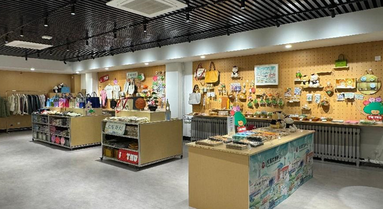 携手校友企业 beat365中文版官方网站文创中心推动校园文化建设提质增效