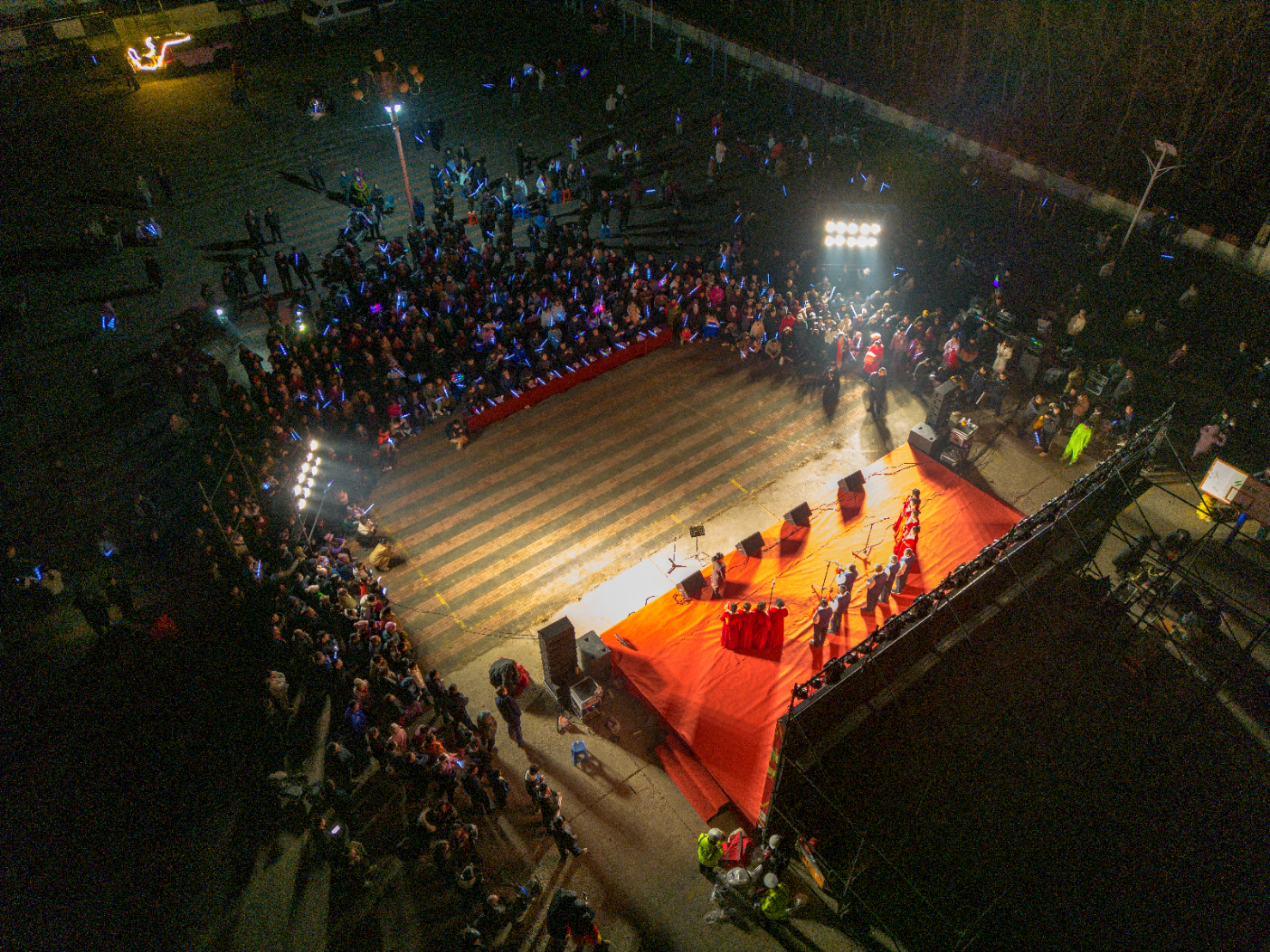 beat365中文版官方网站赴蓟州区别山镇举办乡村联欢晚会